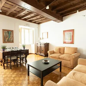 Apartment Spectacularly Bright, By Piazza Navona And The Pantheon - A/c, Wifi, Elevator, Rome